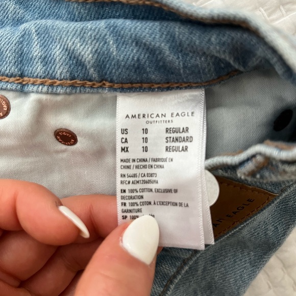 90s style American Eagle jeans size 10. - Picture 3 of 3